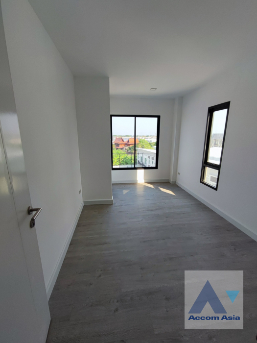 4  3 br Townhouse For Rent in Latkrabang ,Bangkok  at The Eiffel Ramkhamheang Mistine AA40615