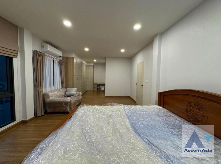 6  4 br House For Rent in Samutprakan ,Samutprakan  at Centro Bangna AA40626