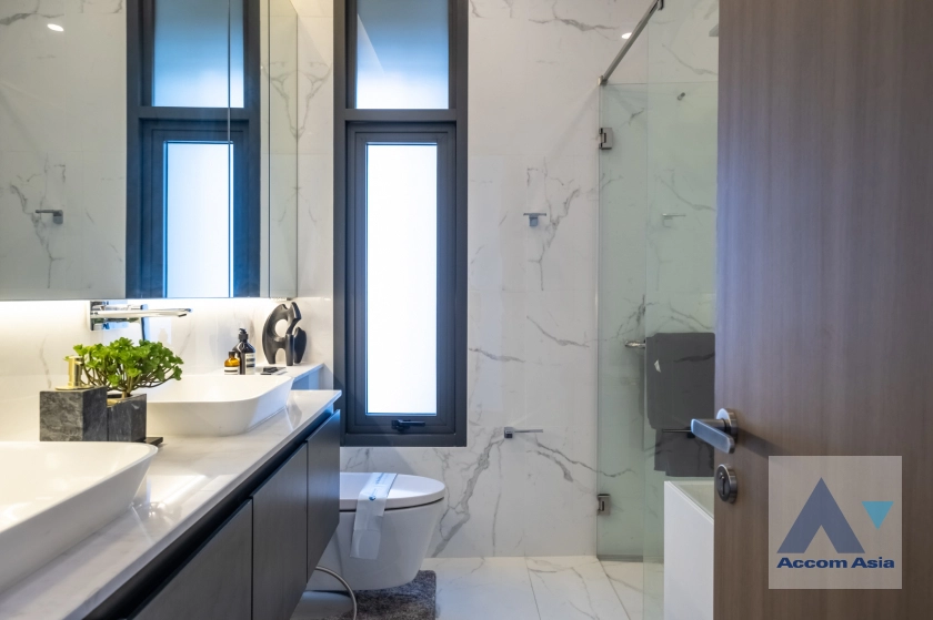 18  3 br Condominium For Sale in Sukhumvit ,Bangkok BTS On Nut at Ramada Plaza Residence AA40627