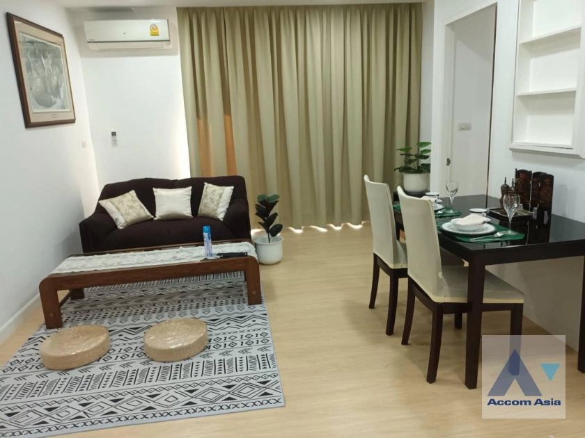  1 Bedroom  Condominium For Sale in Sukhumvit, Bangkok  near BTS Phrom Phong (AA40636)