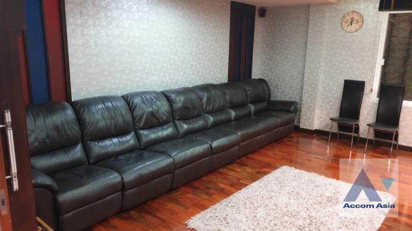 13  4 br House For Rent in Dusit ,Bangkok  AA40642