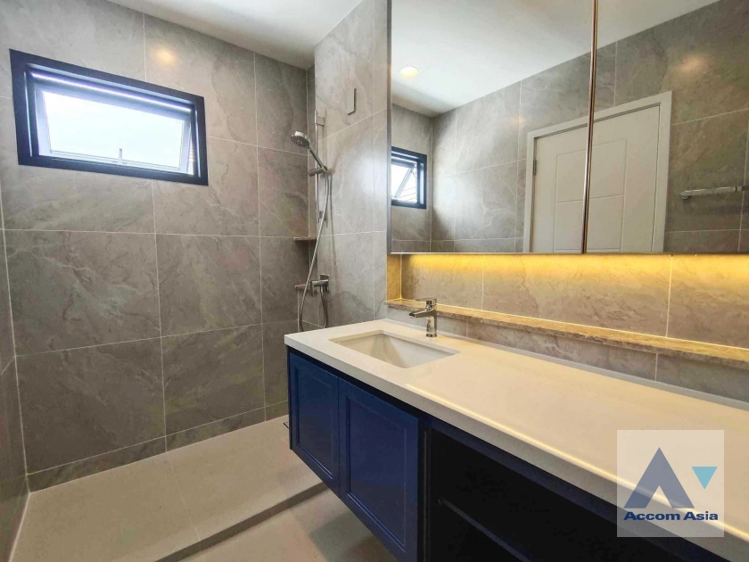 16  5 br House For Rent in Latkrabang ,Bangkok  at Setthasiri Serithai AA40644