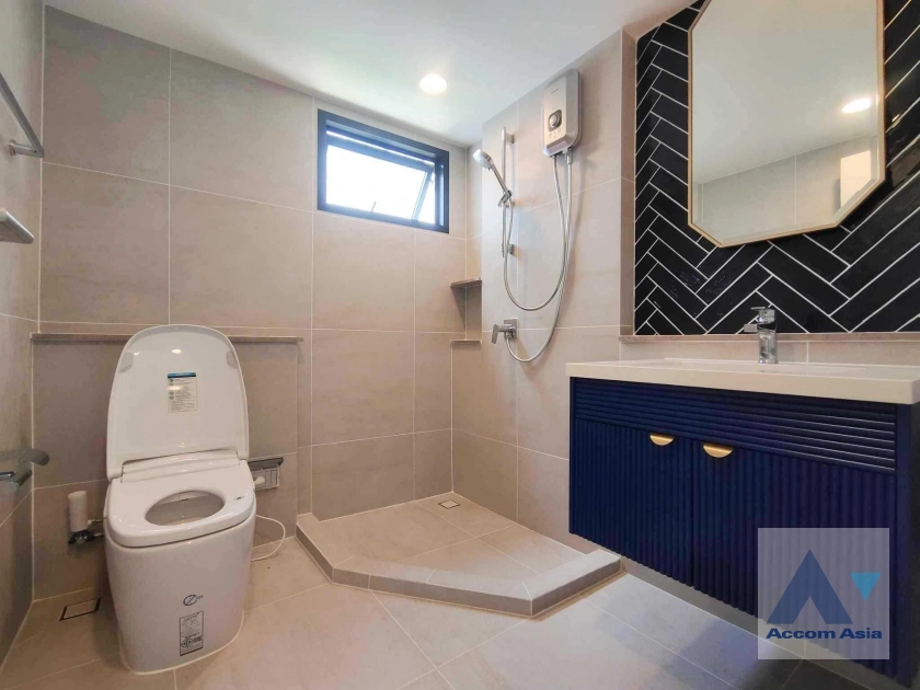 18  5 br House For Rent in Latkrabang ,Bangkok  at Setthasiri Serithai AA40644