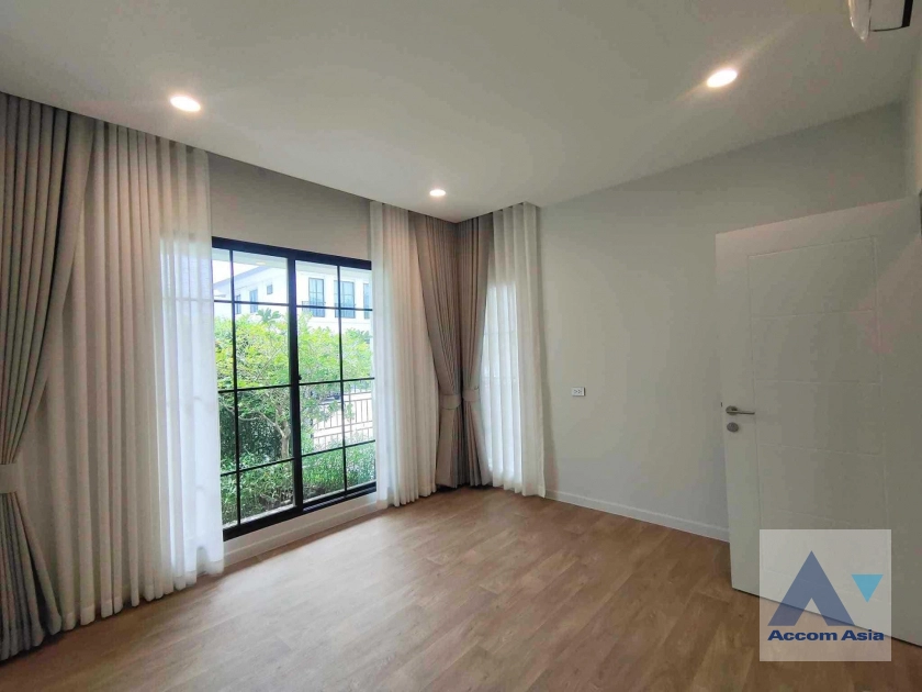 11  5 br House For Rent in Latkrabang ,Bangkok  at Setthasiri Serithai AA40644