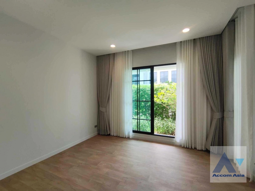 12  5 br House For Rent in Latkrabang ,Bangkok  at Setthasiri Serithai AA40644