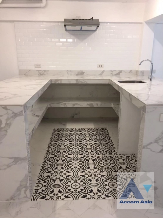  1  2 br Townhouse For Rent in Sukhumvit ,Bangkok BTS Bang Chak AA40647