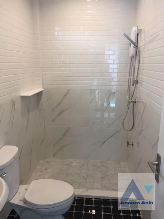 5  2 br Townhouse For Rent in Sukhumvit ,Bangkok BTS Bang Chak AA40647