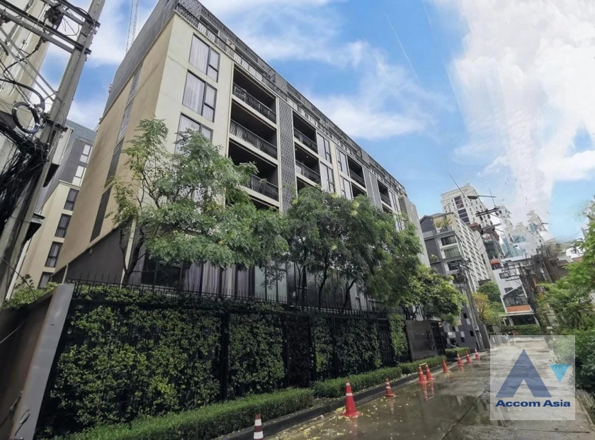 unit 1 Bedroom  Condominium For Sale in Ploenchit, Bangkok  near BTS Chitlom (AA40651)