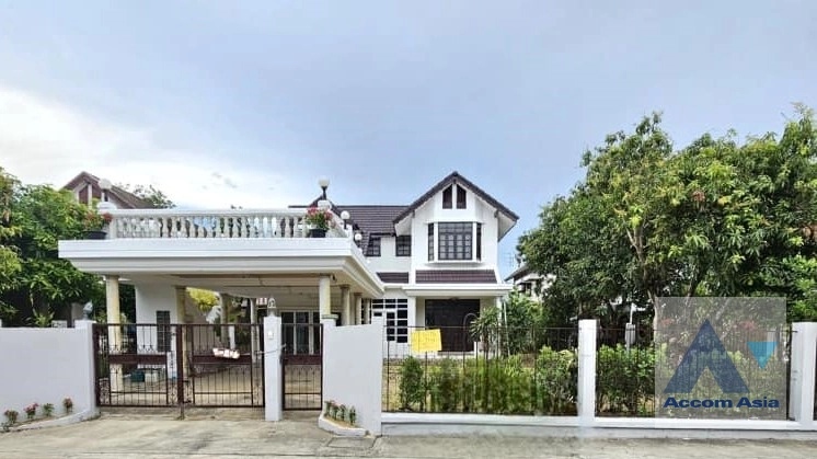 unit 3 Bedrooms  House For Sale in Pattanakarn, Bangkok  (AA40658)