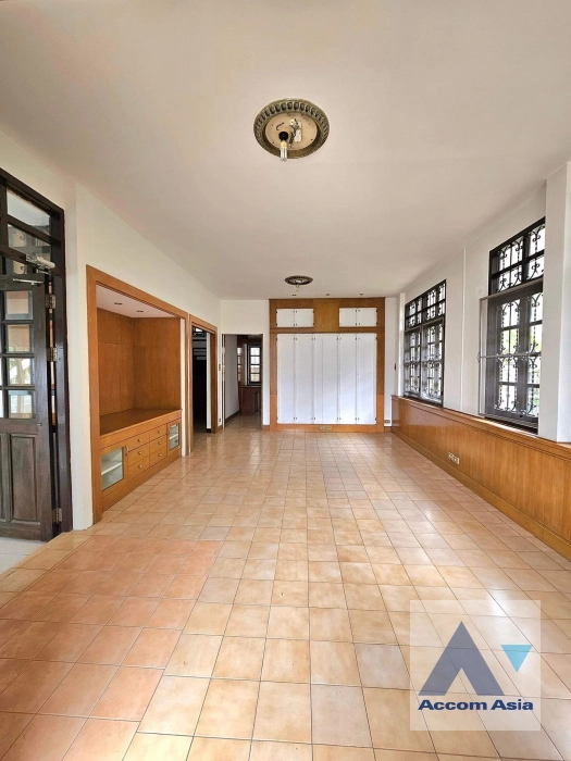 unit 3 Bedrooms  House For Sale in Pattanakarn, Bangkok  (AA40658)