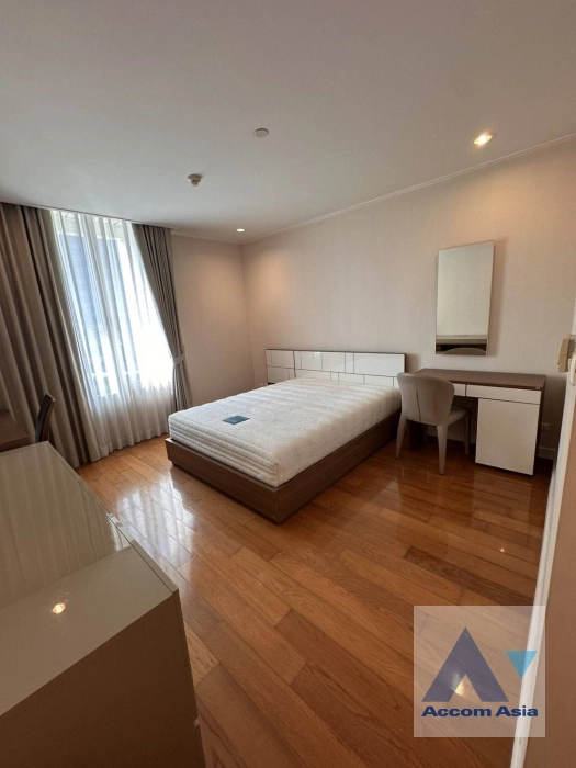 9  3 br Condominium For Rent in Ploenchit ,Bangkok BTS Sala Daeng - MRT Sam Yan at Chamchuri Square Residence AA40671