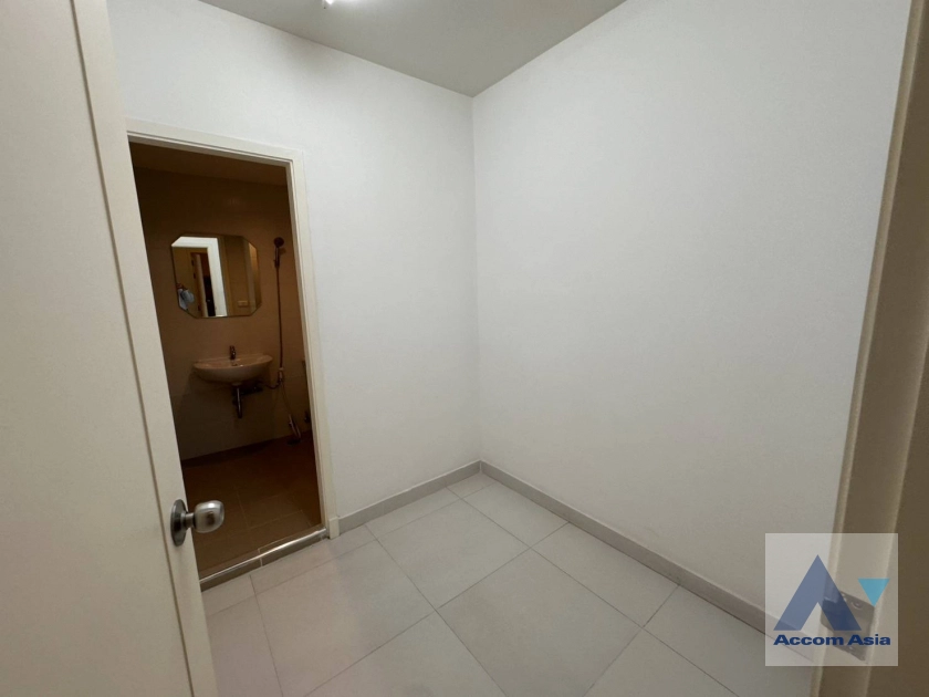 8  3 br Condominium For Rent in Ploenchit ,Bangkok BTS Sala Daeng - MRT Sam Yan at Chamchuri Square Residence AA40671
