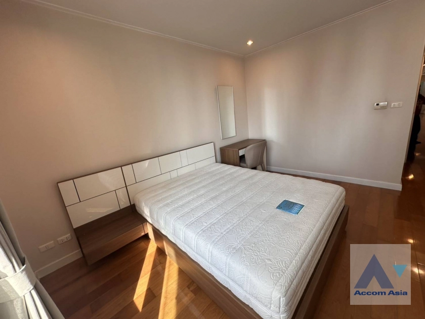 15  3 br Condominium For Rent in Ploenchit ,Bangkok BTS Sala Daeng - MRT Sam Yan at Chamchuri Square Residence AA40671