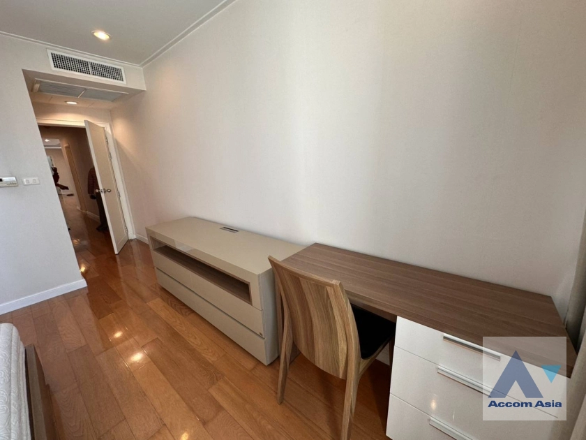 10  3 br Condominium For Rent in Ploenchit ,Bangkok BTS Sala Daeng - MRT Sam Yan at Chamchuri Square Residence AA40671