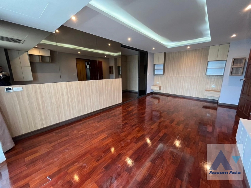 unit 3 Bedrooms  Condominium For Rent & Sale in Sukhumvit, Bangkok  near BTS Asok - MRT Sukhumvit (AA40676)