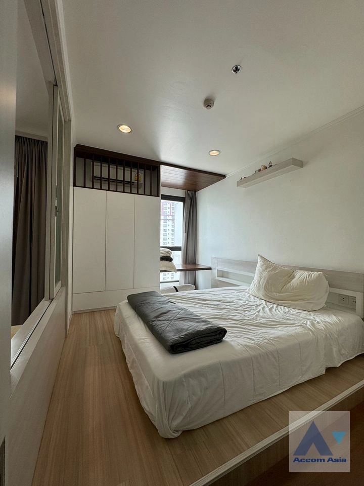 unit 1 Bedroom  Condominium For Sale in ,   near BTS Ratchathewi (AA40683)