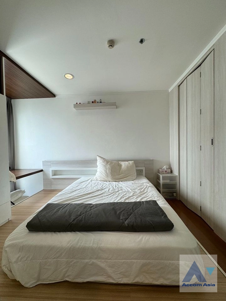 unit 1 Bedroom  Condominium For Sale in ,   near BTS Ratchathewi (AA40683)
