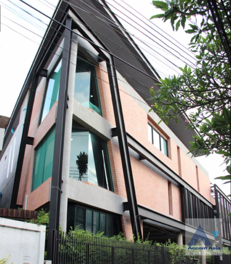 unitOffice |  Building For Rent & Sale in Sukhumvit, Bangkok  near BTS Phrom Phong (AA40692)