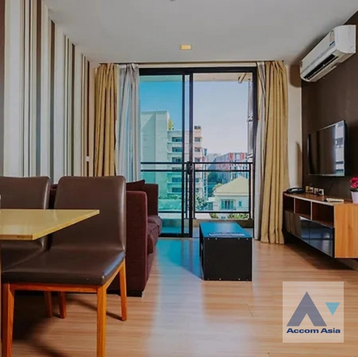 unit 1 Bedroom  Apartment For Rent in Sukhumvit, Bangkok  near BTS Ekkamai (AA40696)