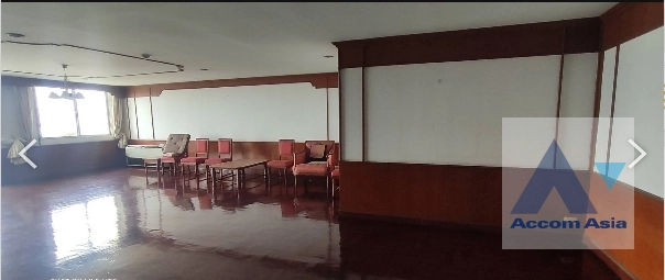 unit 3 Bedrooms  Apartment For Rent & Sale in Sukhumvit, Bangkok  near BTS Ekkamai (AA40708)