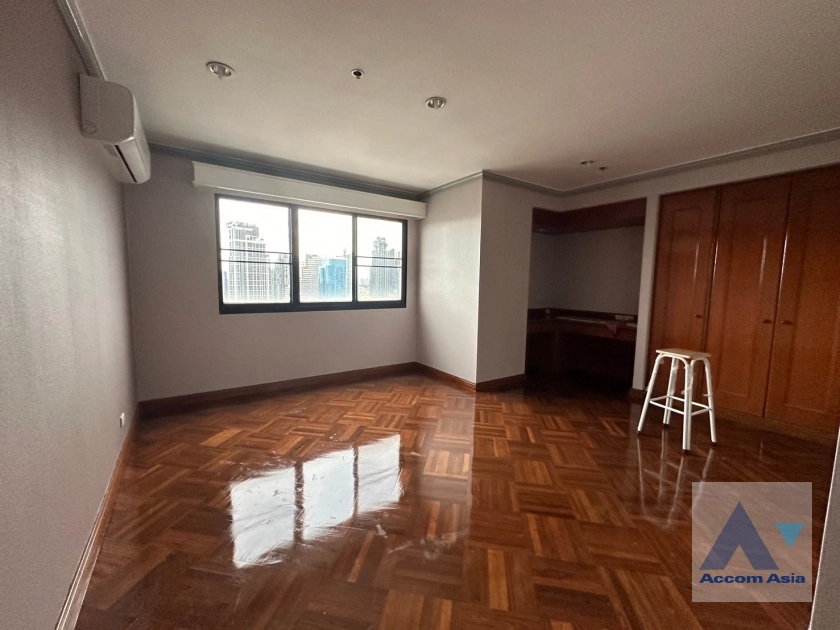  1  2 br Apartment For Rent in Sukhumvit ,Bangkok BTS Ekkamai at Panoramic view on balcony AA40716