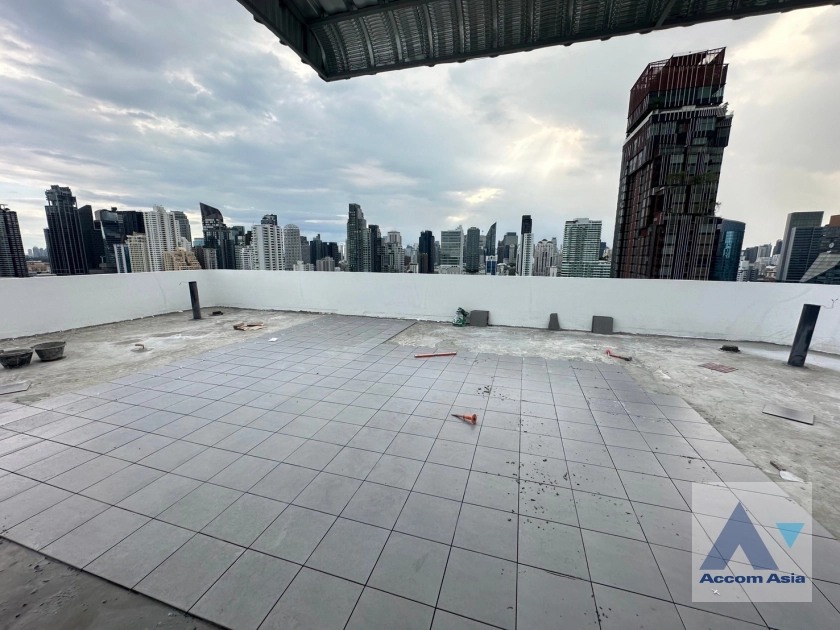 unit 2 Bedrooms  Apartment For Rent in Sukhumvit, Bangkok  near BTS Ekkamai (AA40716)