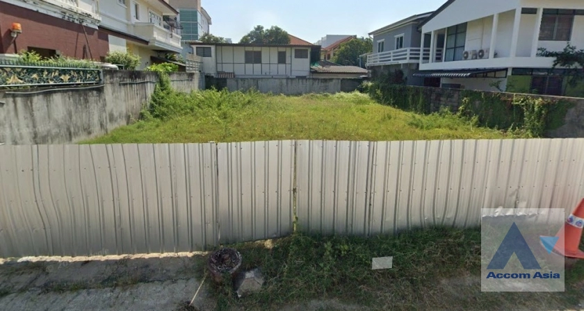 unit Land For Sale in Sukhumvit, Bangkok  near BTS Phra khanong (AA40719)