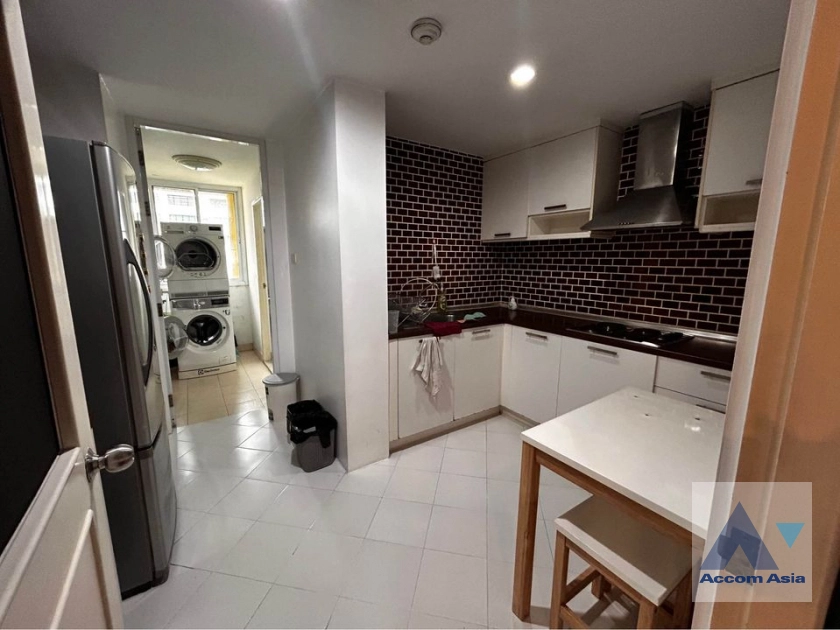 unit 3 Bedrooms  Condominium For Rent in Sukhumvit, Bangkok  near BTS Asok - MRT Sukhumvit (AA40721)