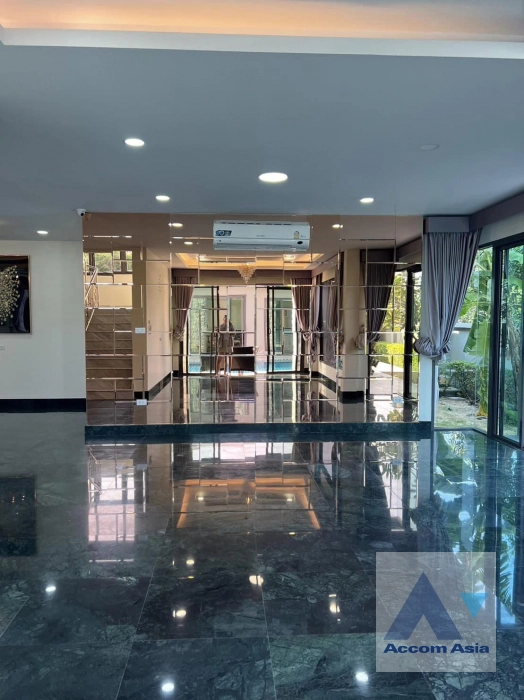 5  5 br House for rent and sale in Dusit ,Bangkok  AA40722