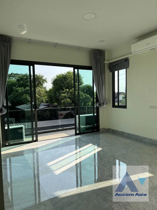 16  5 br House for rent and sale in Dusit ,Bangkok  AA40722