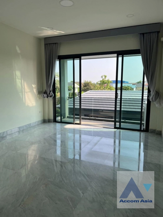 17  5 br House for rent and sale in Dusit ,Bangkok  AA40722