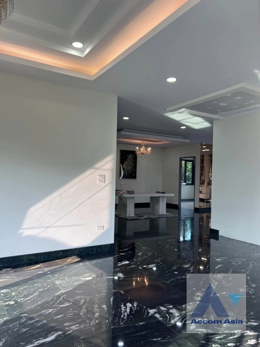 6  5 br House for rent and sale in Dusit ,Bangkok  AA40722