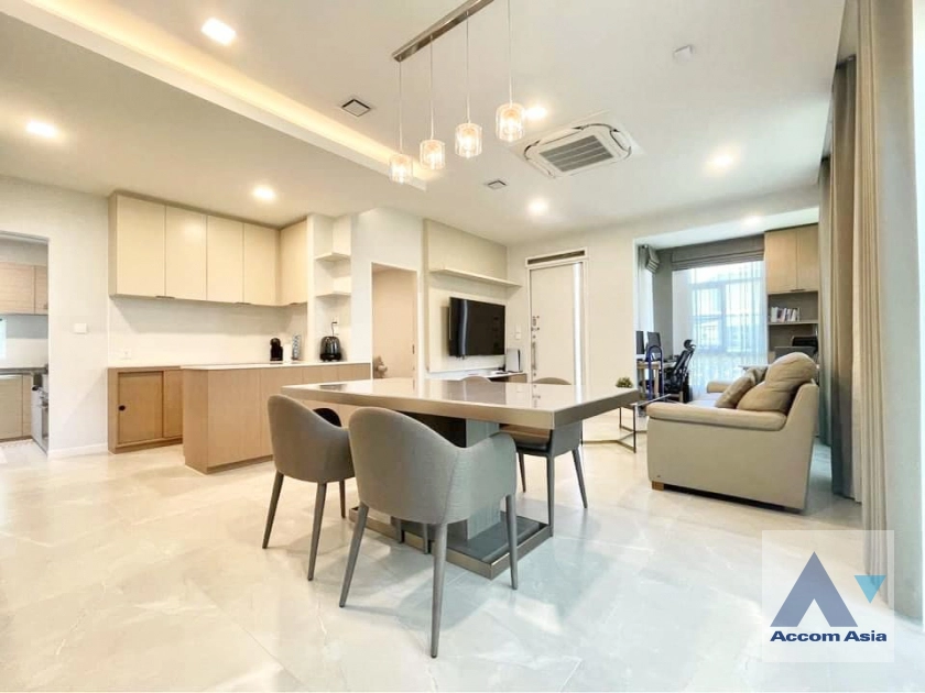  1  4 br House For Rent in Pattanakarn ,Bangkok  at Mantana Bangna-Wongwaen AA40723
