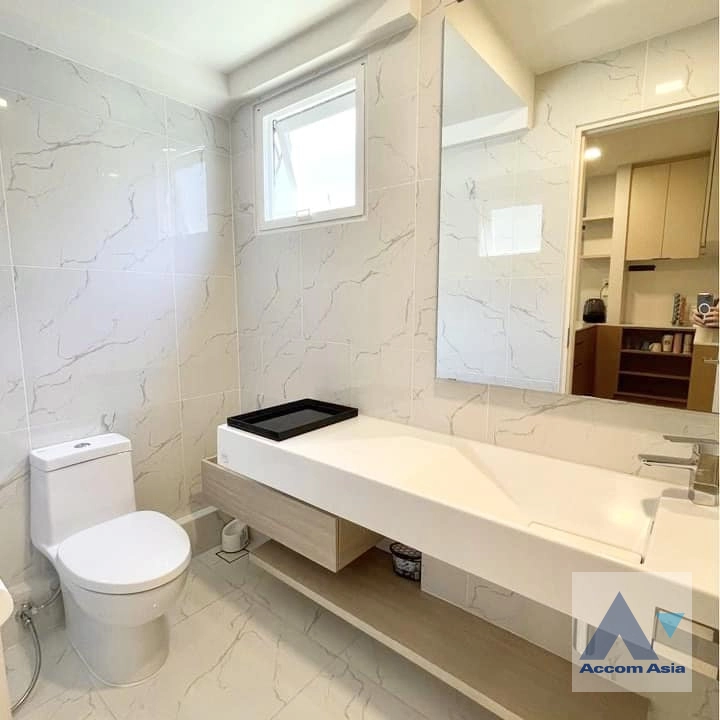 11  4 br House For Rent in Pattanakarn ,Bangkok  at Mantana Bangna-Wongwaen AA40723