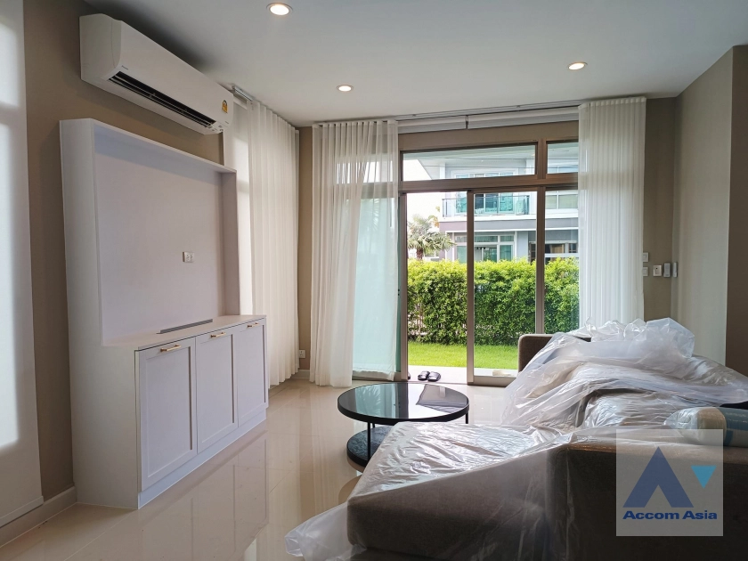 unitPet friendly |  3 Bedrooms  House For Rent in Latkrabang, Bangkok  near ARL Ban Thap Chang (AA40729)