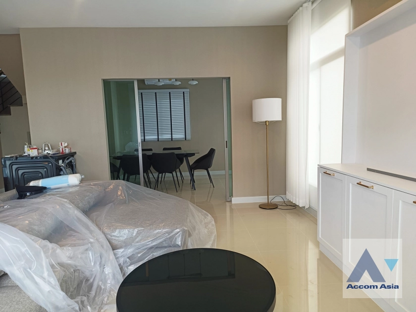 unitPet friendly |  3 Bedrooms  House For Rent in Latkrabang, Bangkok  near ARL Ban Thap Chang (AA40729)