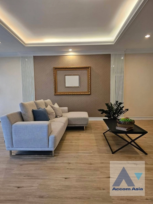 unit 2 Bedrooms  Apartment For Rent in Ploenchit, Bangkok  near BTS Ploenchit (AA40735)