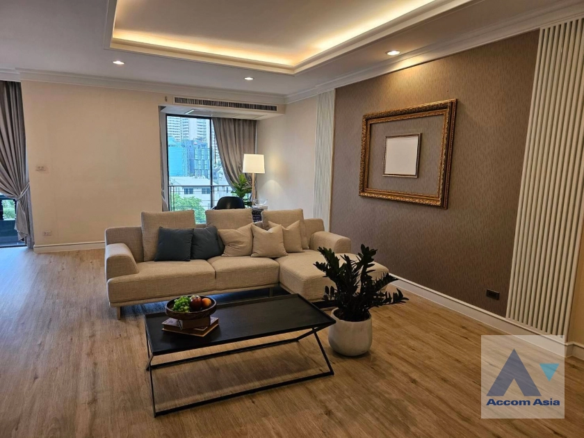 unit 2 Bedrooms  Apartment For Rent in Ploenchit, Bangkok  near BTS Ploenchit (AA40735)
