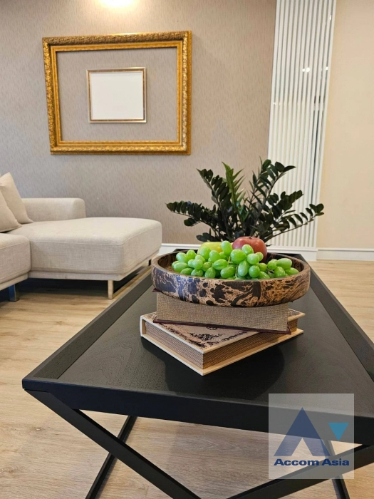 unit 2 Bedrooms  Apartment For Rent in Ploenchit, Bangkok  near BTS Ploenchit (AA40735)