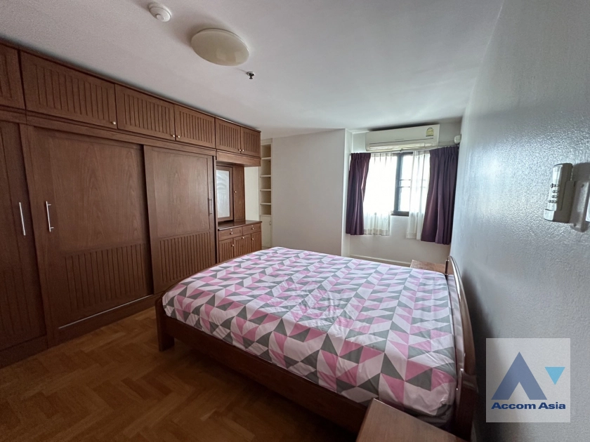 unit 3 Bedrooms  Condominium For Sale in Sukhumvit, Bangkok  near BTS Thong Lo (AA40741)