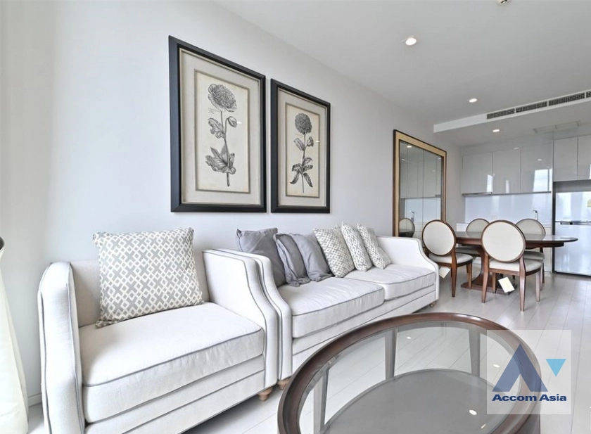 unit 1 Bedroom  Condominium For Sale in Ploenchit, Bangkok  near BTS Ploenchit (AA40744)