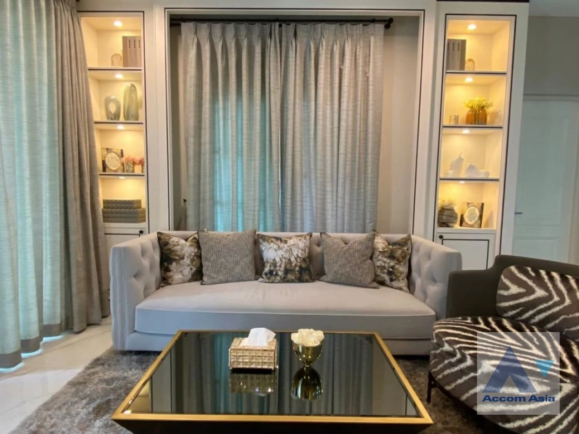 unitFully Furnished |  4 Bedrooms  House For Rent & Sale in Phaholyothin, Bangkok  (AA40759)