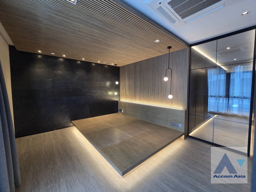 6  3 br House For Sale in Ratchadaphisek ,Bangkok MRT Phetchaburi at Prime Nine Ekamai AA40762