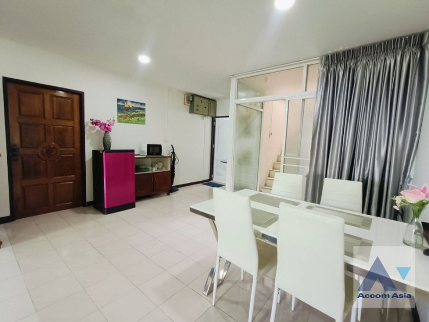 unitBig Balcony, Pet friendly |  2 Bedrooms  Apartment For Rent in Sukhumvit, Bangkok  near BTS Thong Lo (AA40763)