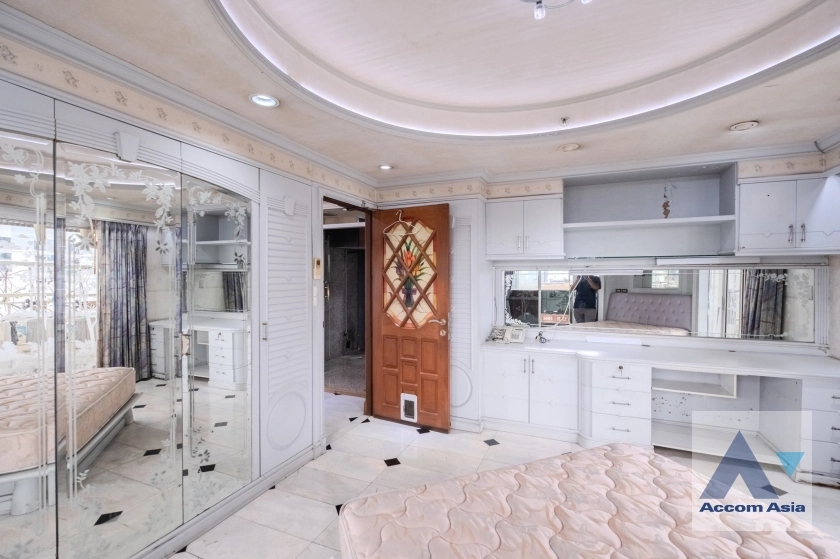 15  4 br Condominium For Rent in Sathorn ,Bangkok BTS Sala Daeng - MRT Lumphini at Sathorn Park Place AA40769