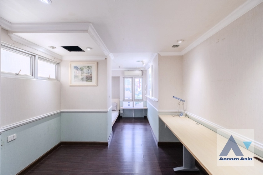 17  4 br Condominium For Rent in Sathorn ,Bangkok BTS Sala Daeng - MRT Lumphini at Sathorn Park Place AA40769