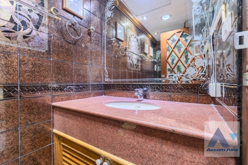 21  4 br Condominium For Rent in Sathorn ,Bangkok BTS Sala Daeng - MRT Lumphini at Sathorn Park Place AA40769