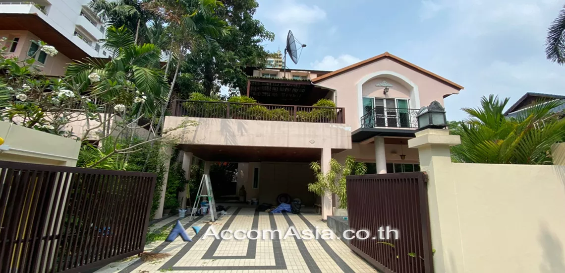  2  4 br House For Rent in sukhumvit ,Bangkok BTS Phrom Phong 9002001
