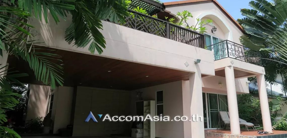 Private Swimming Pool |  4 Bedrooms  House For Rent in Sukhumvit, Bangkok  near BTS Phrom Phong (9002001)