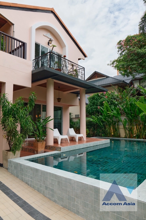  2  4 br House For Rent in Sukhumvit ,Bangkok BTS Phrom Phong 9002001